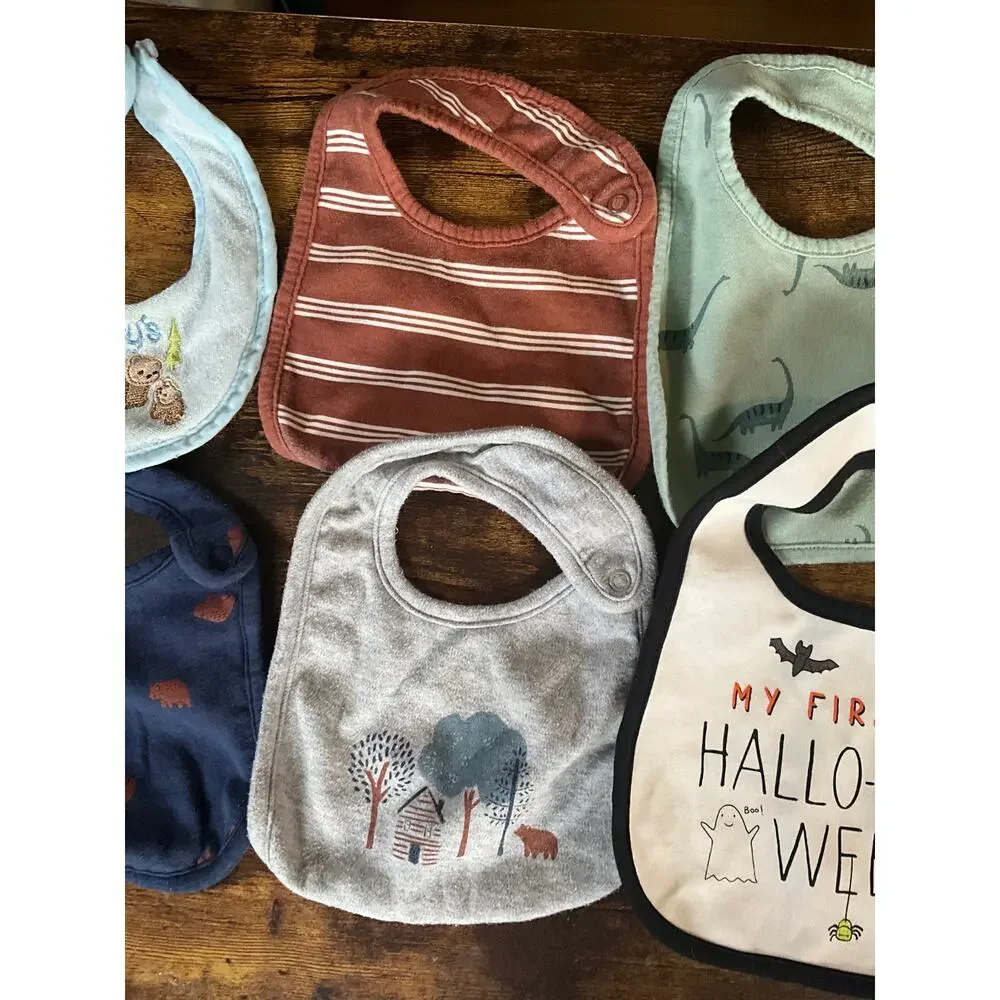 Lot of 8 Baby Bibs and 2 Blankets Various Colors Great Shape